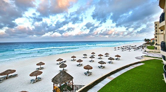 Playa turquesa, comida ilimitada, bebidas premium y diversión sin parar en Riu Dunamar. - Image 2