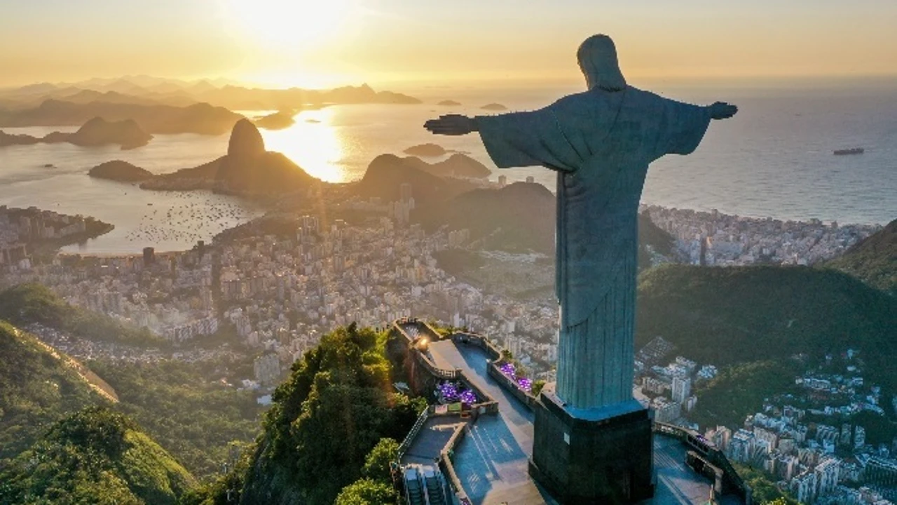 🥇🏖️☀️ Copacabana, Cristo Redentor y experiencias inolvidables te esperan en Río de Janeiro. 🇧🇷✨ - Image 5