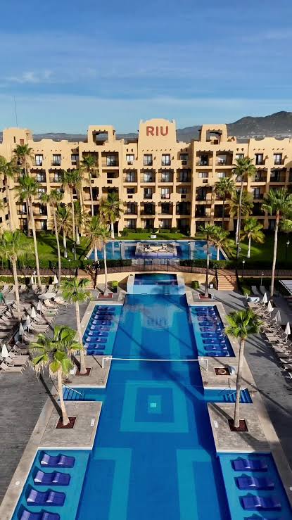 🔥 ¡Los Cabos en Riu Santa Fe All Inclusive! Sol, playa, diversión y bebidas ilimitadas 🌴🍹