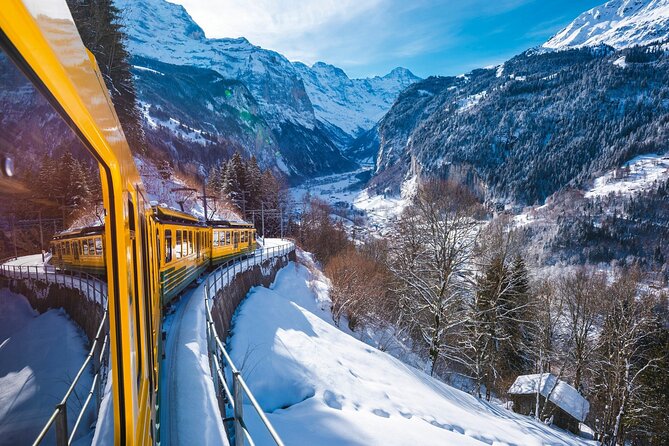 🏔️❄️ Vive la magia de los Alpes Suizos este diciembre: montañas nevadas que parecen sacados de una postal. 🇨🇭✨ - Image 3