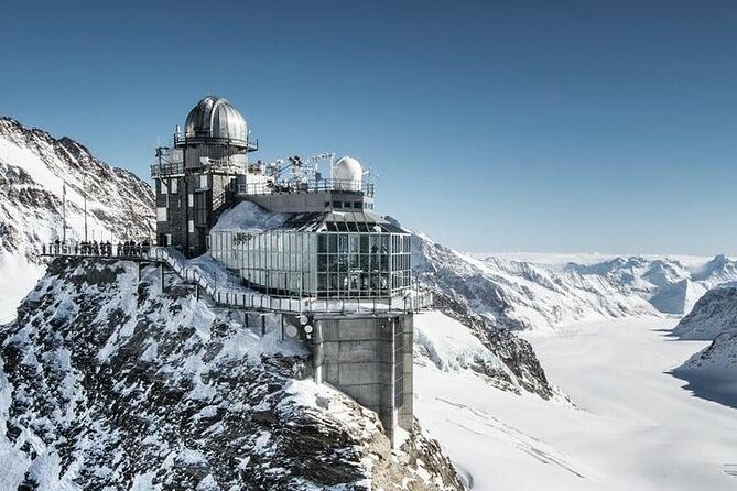 🏔️❄️ Vive la magia de los Alpes Suizos este diciembre: montañas nevadas que parecen sacados de una postal. 🇨🇭✨ - Image 8